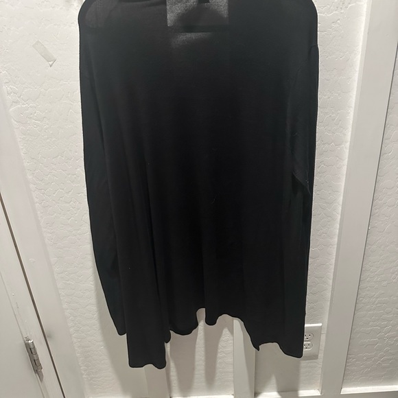 Misia Versatile Black Cardigan - Picture 4 of 6